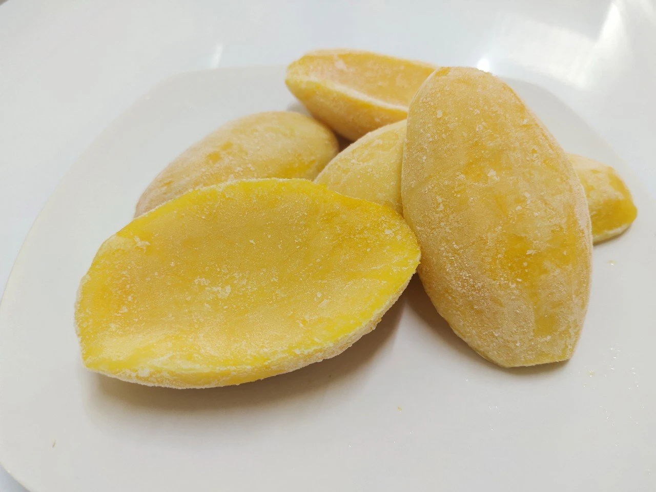 Frozen Mango Cut